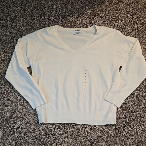 Old Navy Women's White V- Neck Sweater - Picture 2 of 5